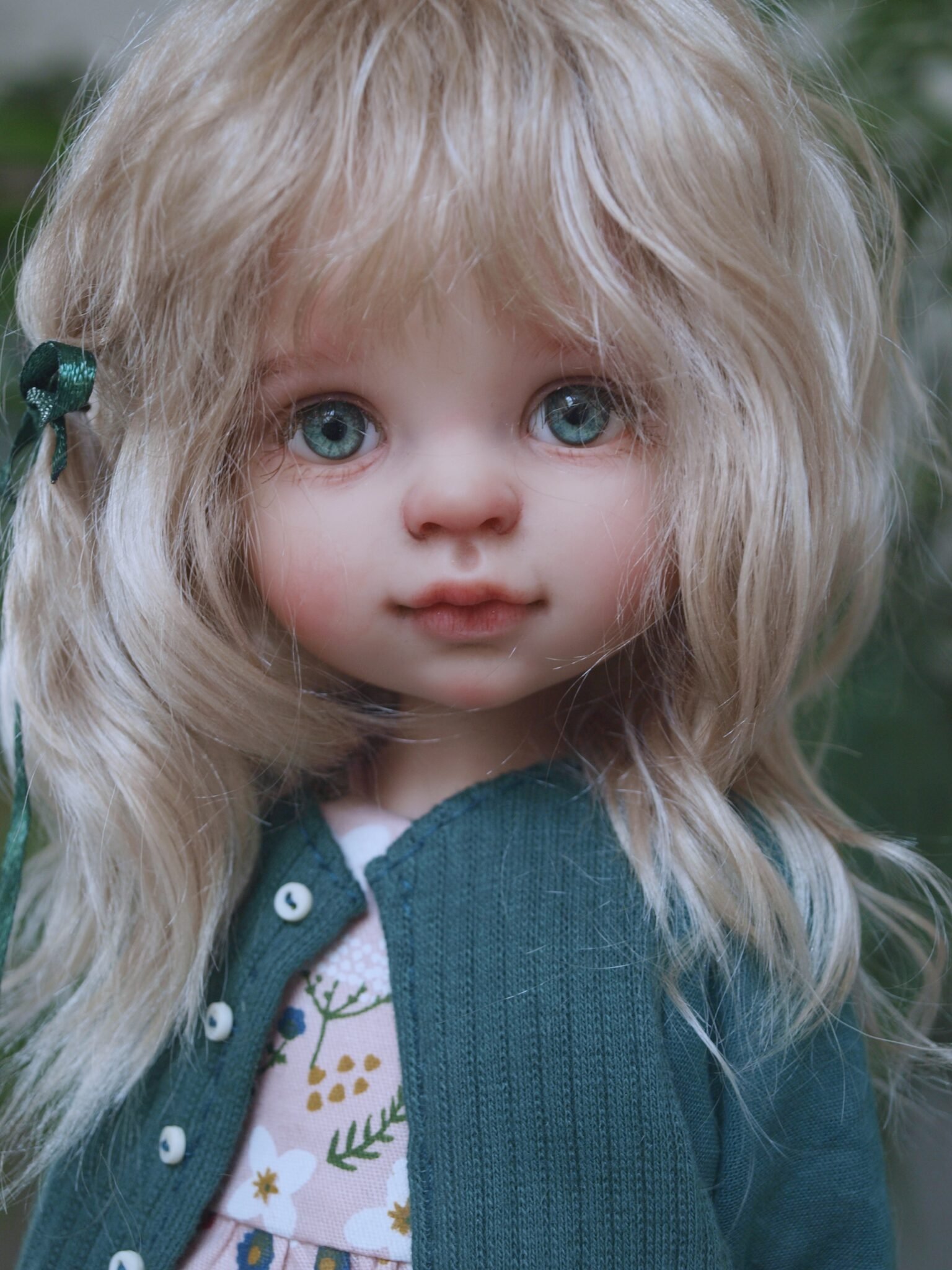 green doll eyes